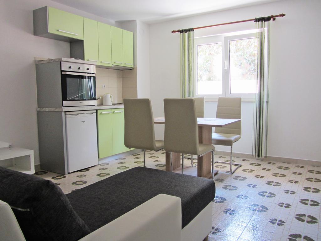 Apartmani Bozic Stobreč Eksteriør bilde